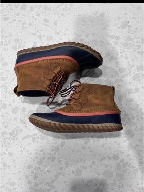Sorel Women's Brown and Navy Duck Boots with Coral Accent